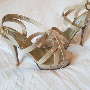 Nude strappy sandal